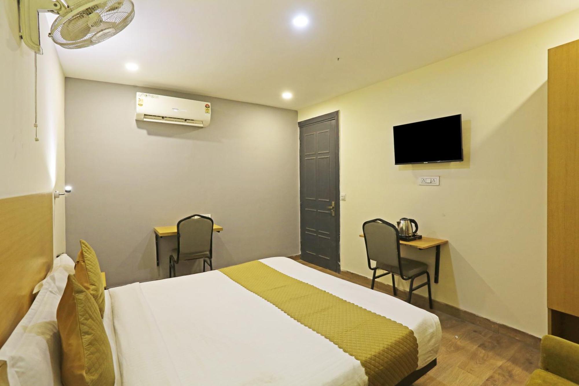 Hotel Twamev Residency Uttam Nagar Couple Friendly Delhi  Exteriör bild
