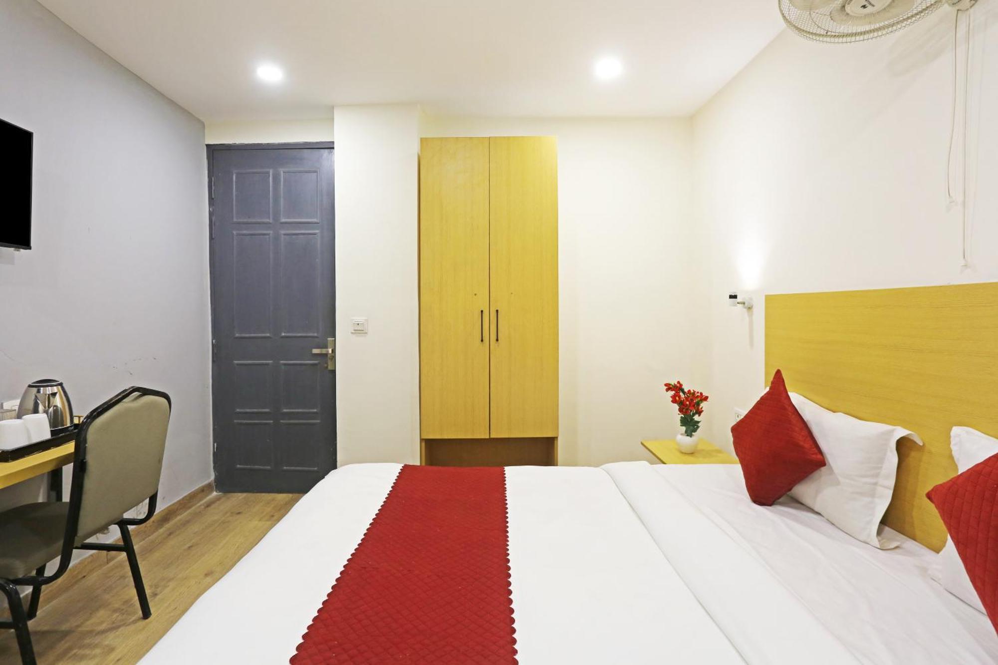 Hotel Twamev Residency Uttam Nagar Couple Friendly Delhi  Exteriör bild