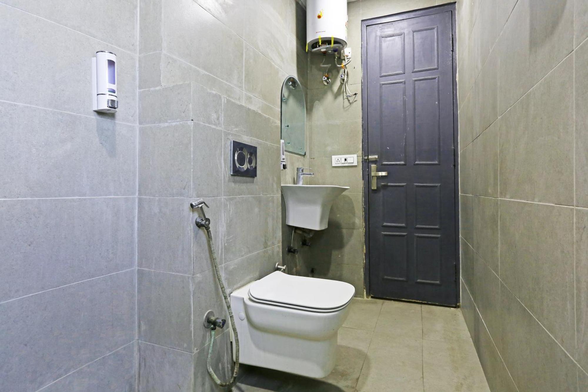 Hotel Twamev Residency Uttam Nagar Couple Friendly Delhi  Exteriör bild