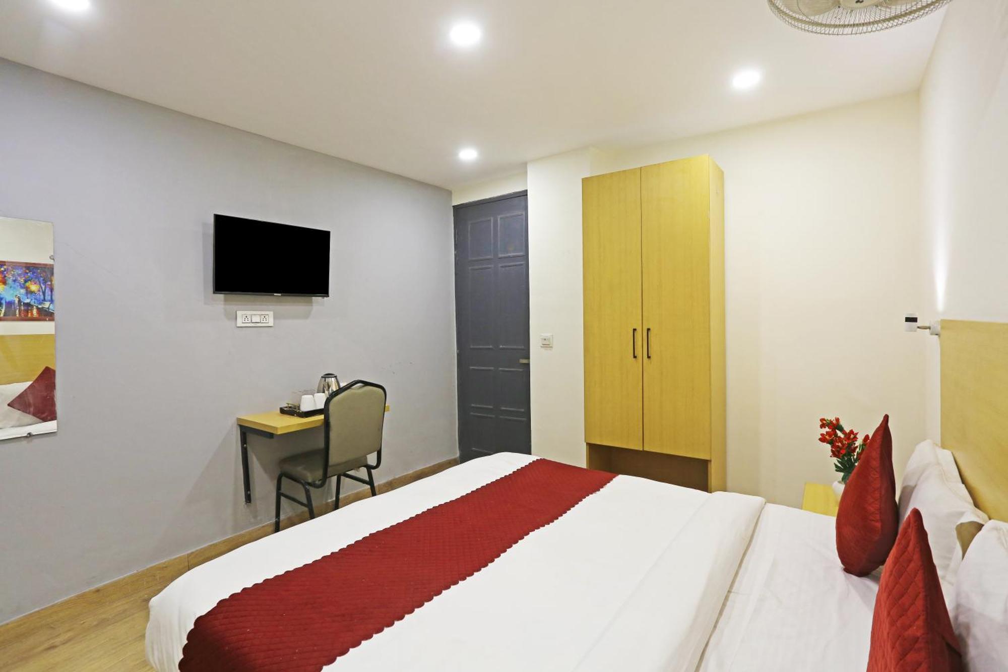 Hotel Twamev Residency Uttam Nagar Couple Friendly Delhi  Exteriör bild
