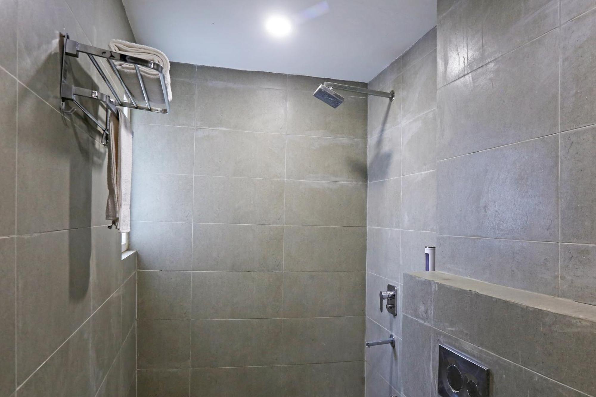 Hotel Twamev Residency Uttam Nagar Couple Friendly Delhi  Exteriör bild