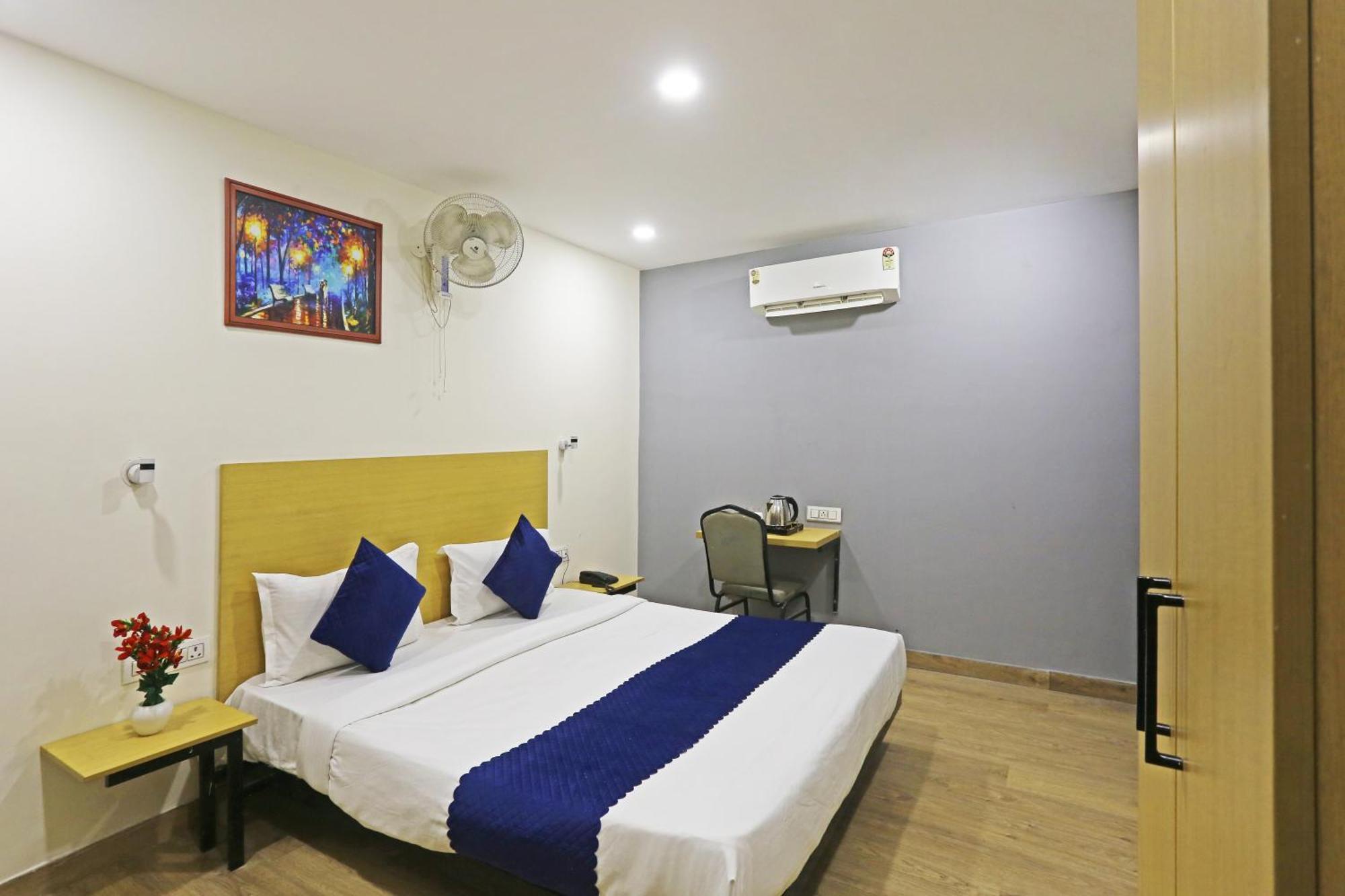 Hotel Twamev Residency Uttam Nagar Couple Friendly Delhi  Exteriör bild