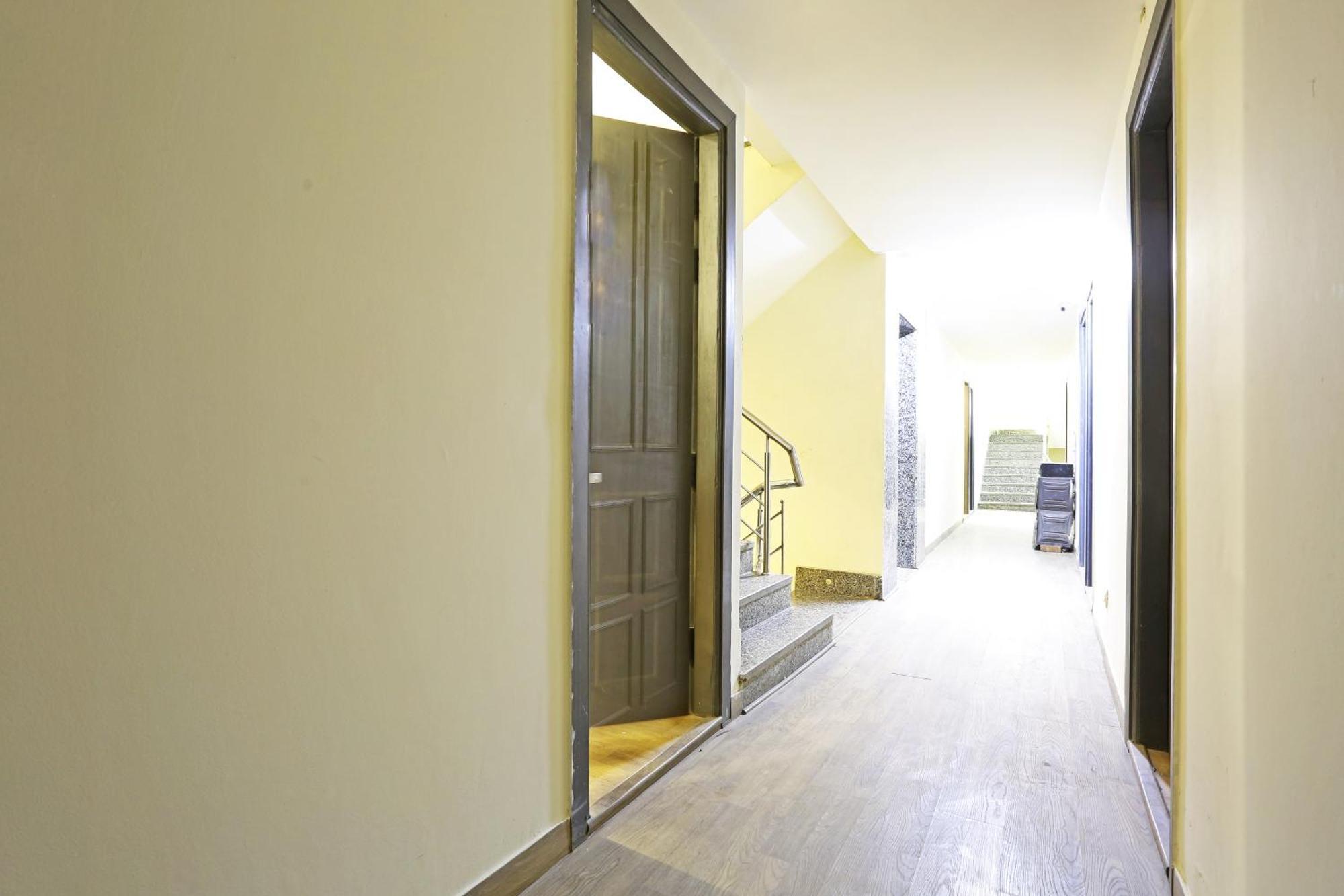 Hotel Twamev Residency Uttam Nagar Couple Friendly Delhi  Exteriör bild