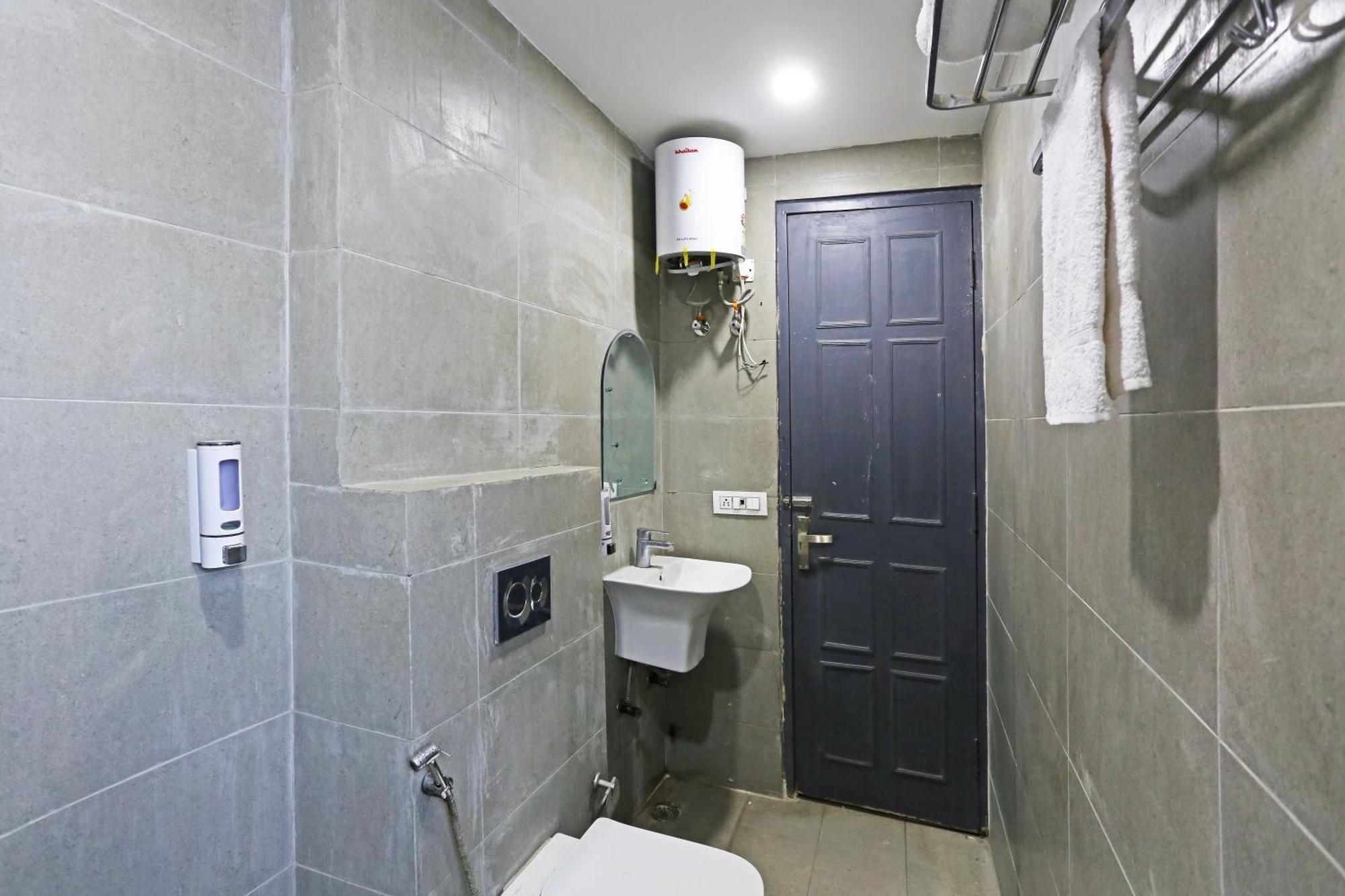 Hotel Twamev Residency Uttam Nagar Couple Friendly Delhi  Exteriör bild