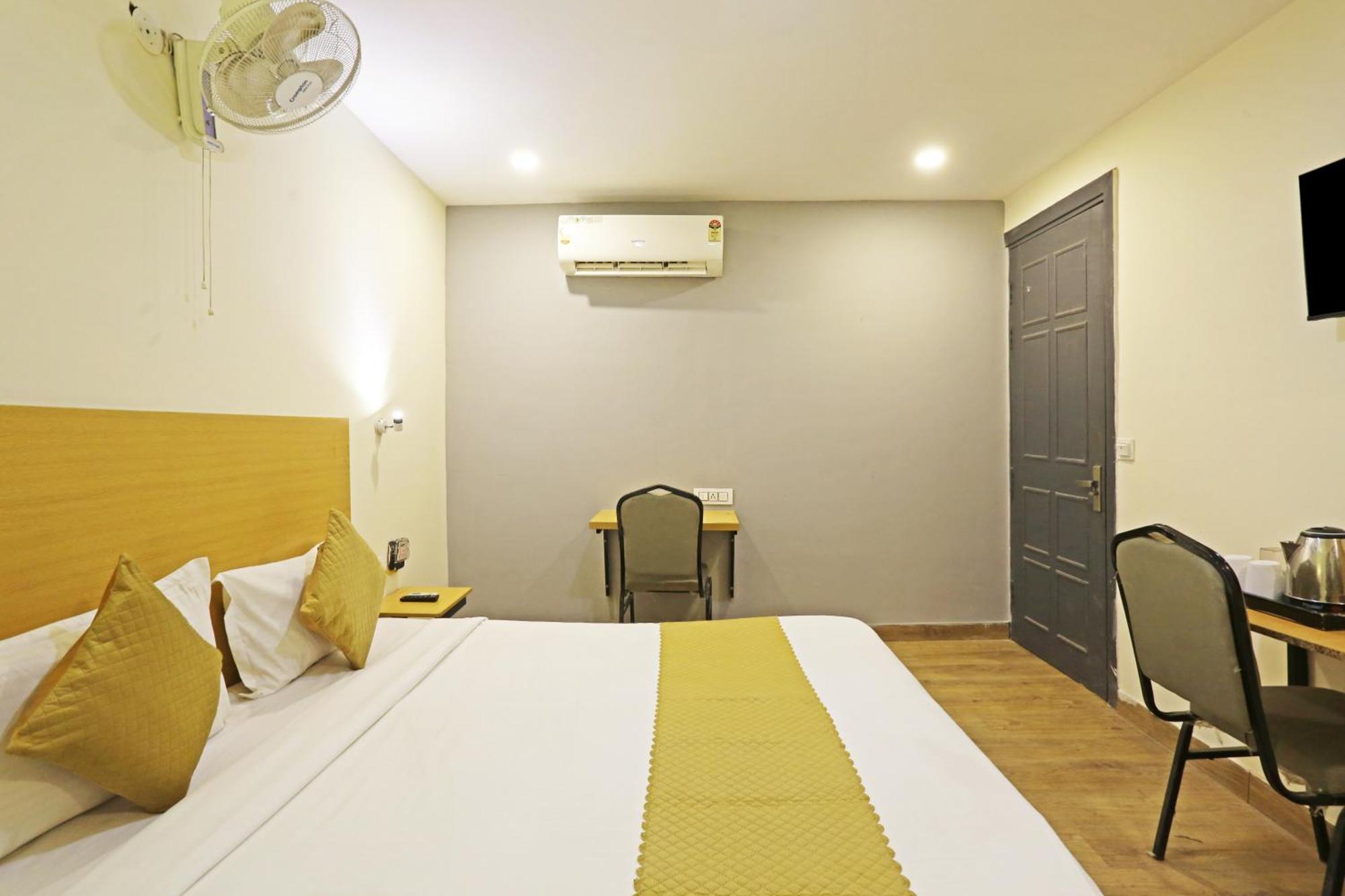 Hotel Twamev Residency Uttam Nagar Couple Friendly Delhi  Exteriör bild