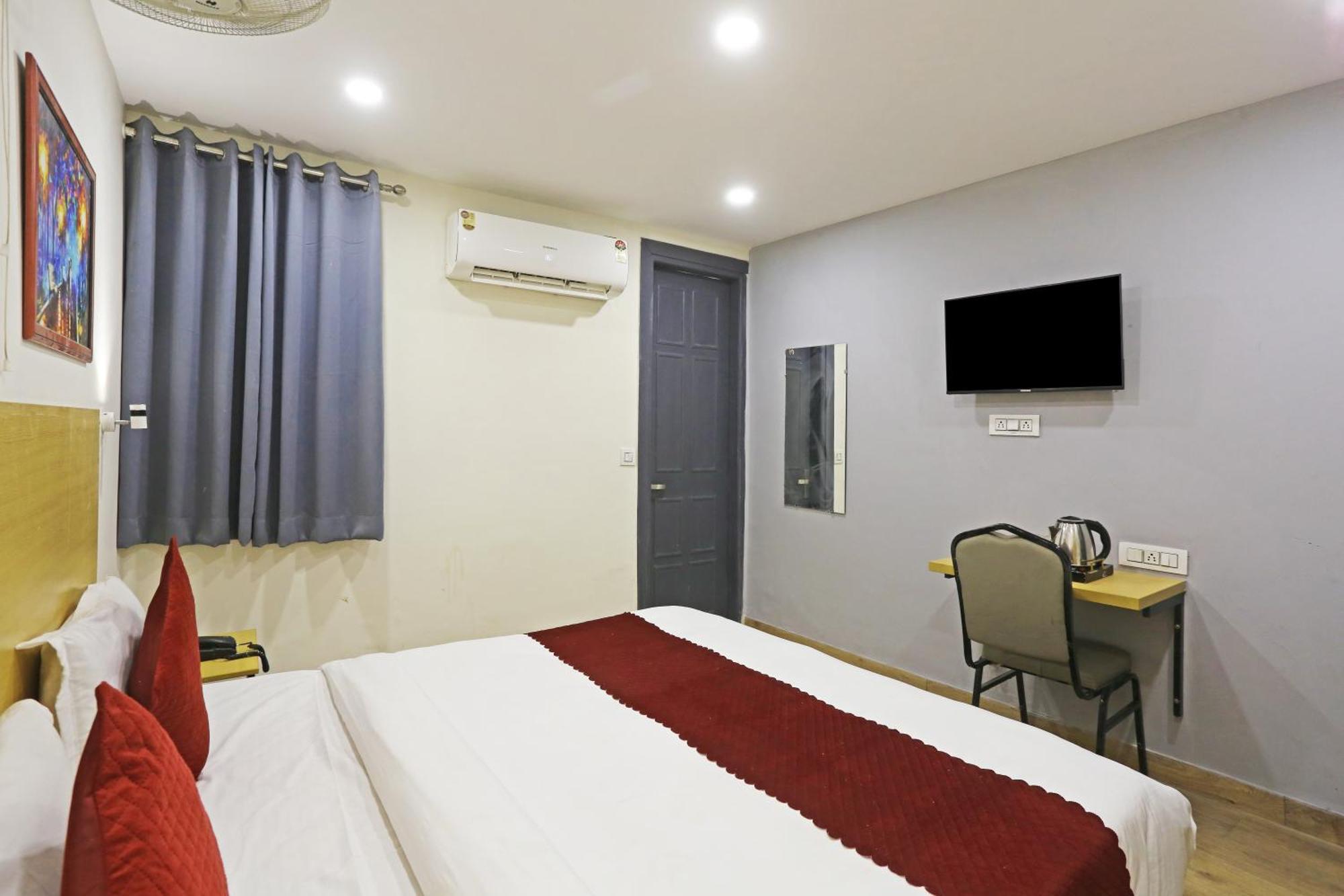 Hotel Twamev Residency Uttam Nagar Couple Friendly Delhi  Exteriör bild