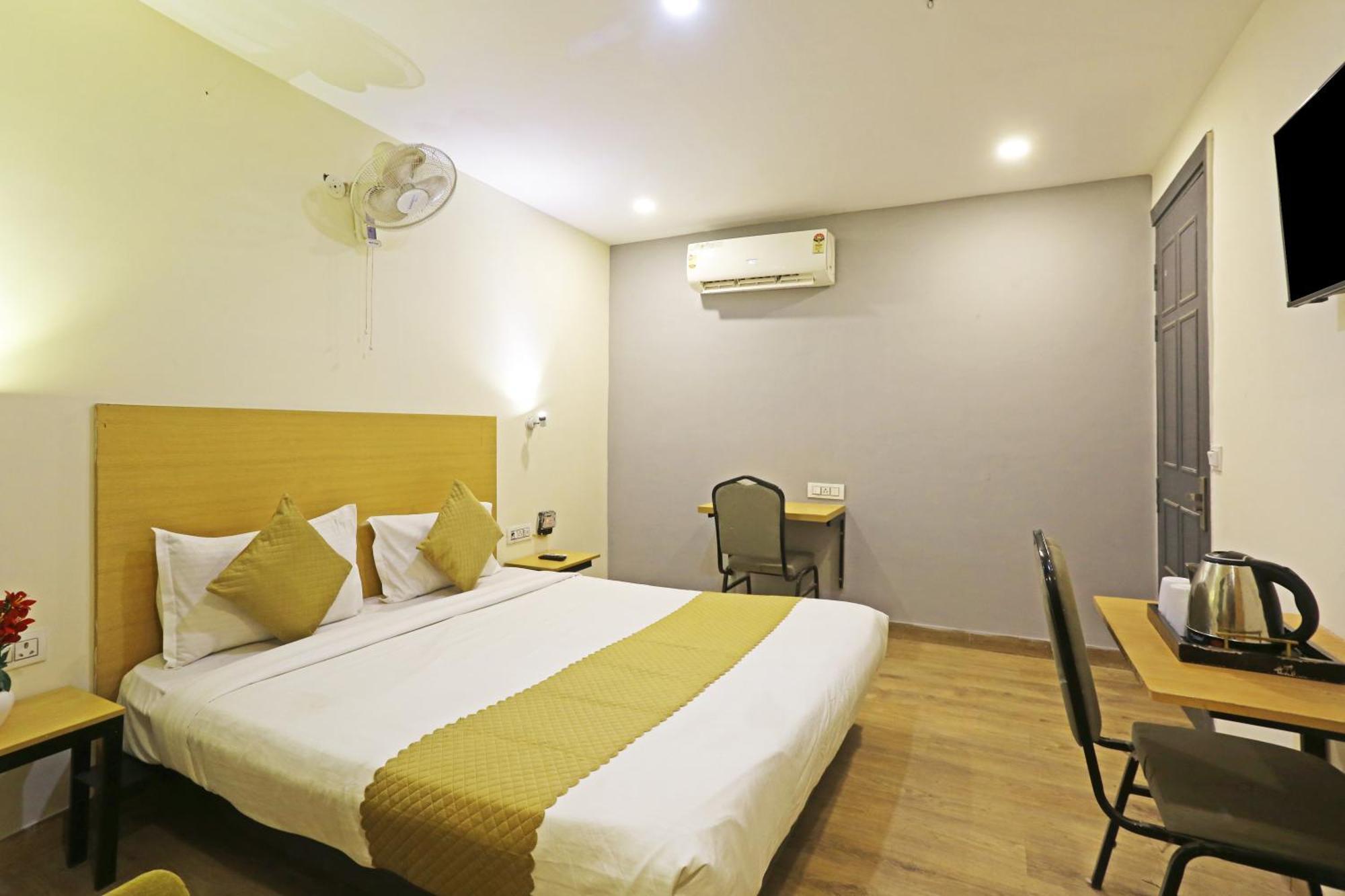 Hotel Twamev Residency Uttam Nagar Couple Friendly Delhi  Exteriör bild
