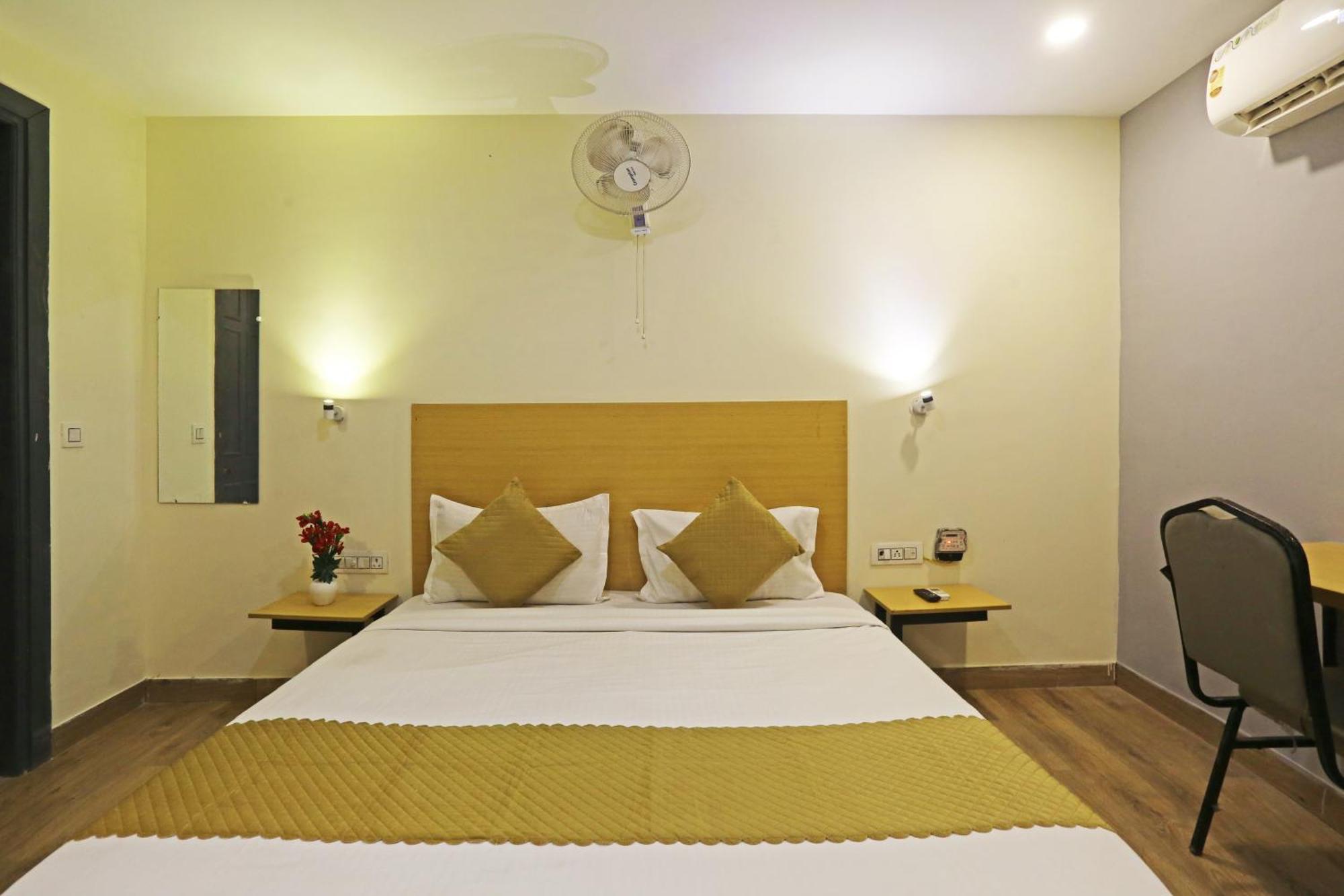 Hotel Twamev Residency Uttam Nagar Couple Friendly Delhi  Exteriör bild