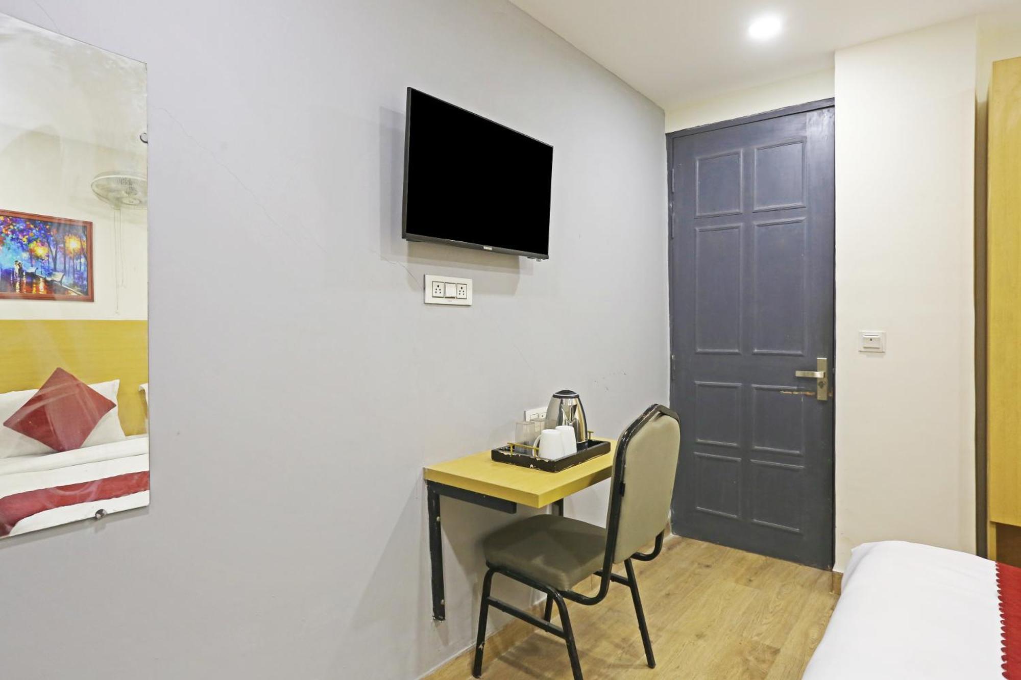 Hotel Twamev Residency Uttam Nagar Couple Friendly Delhi  Exteriör bild