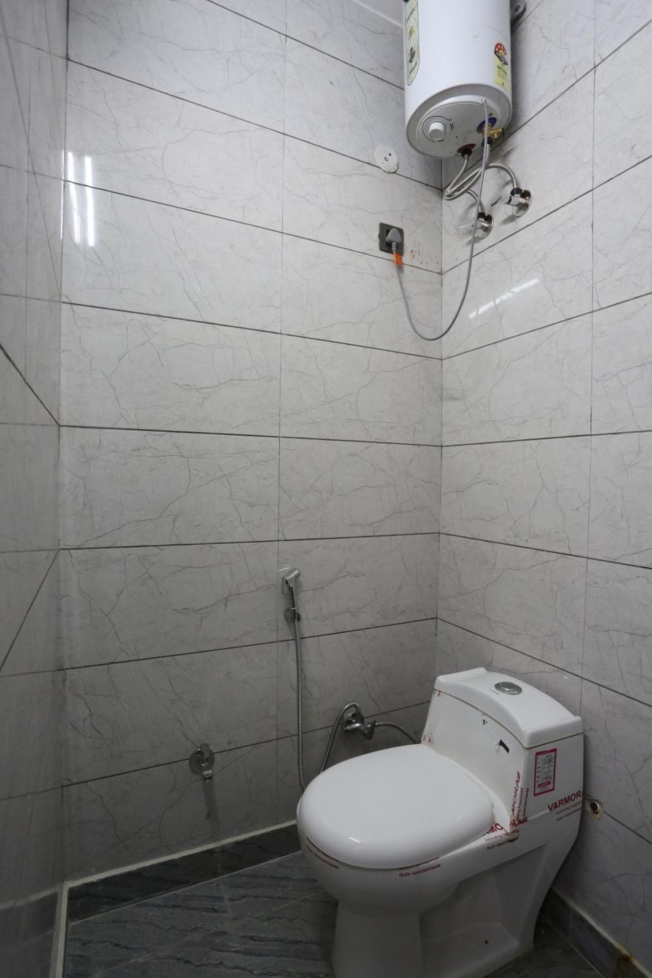 Hotel Twamev Residency Uttam Nagar Couple Friendly Delhi  Exteriör bild